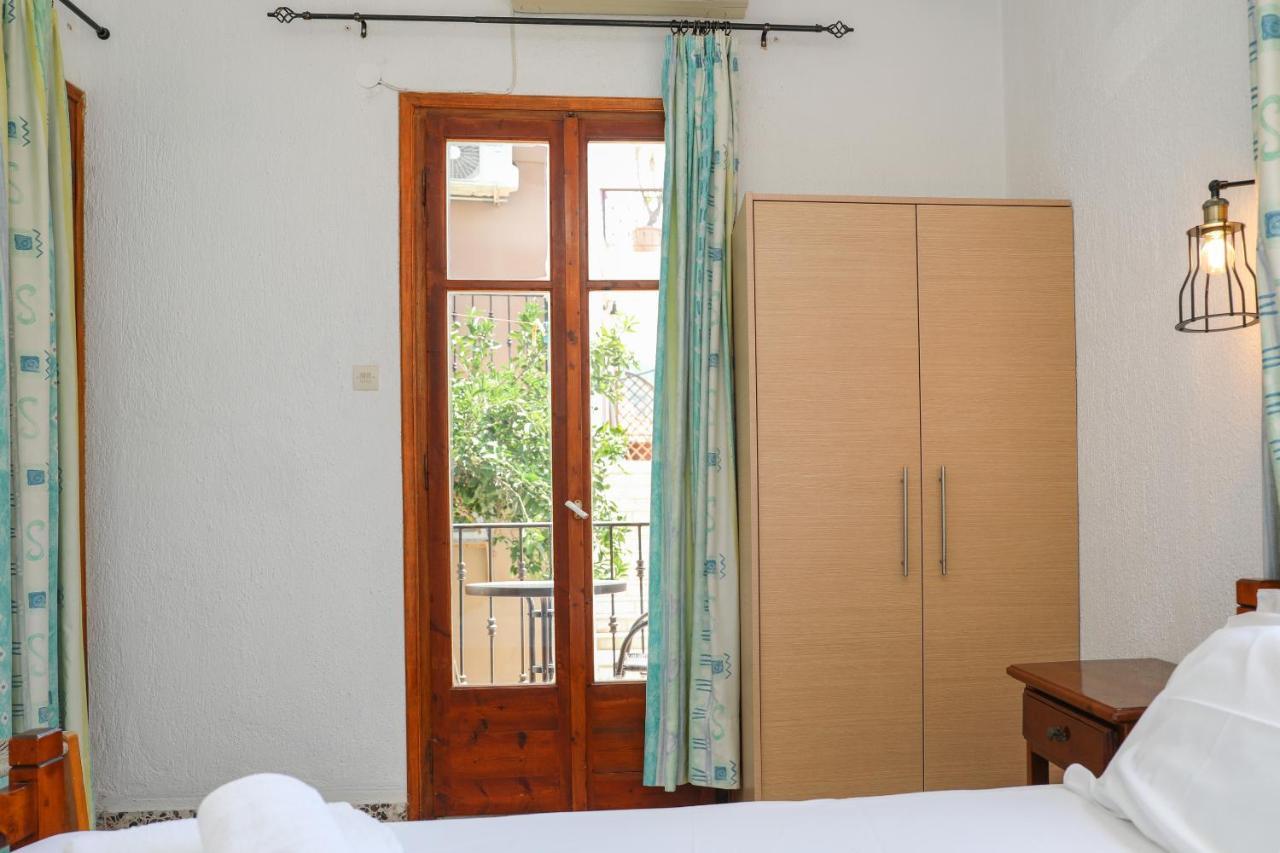 Fotini Rooms Skopelos stad Exteriör bild