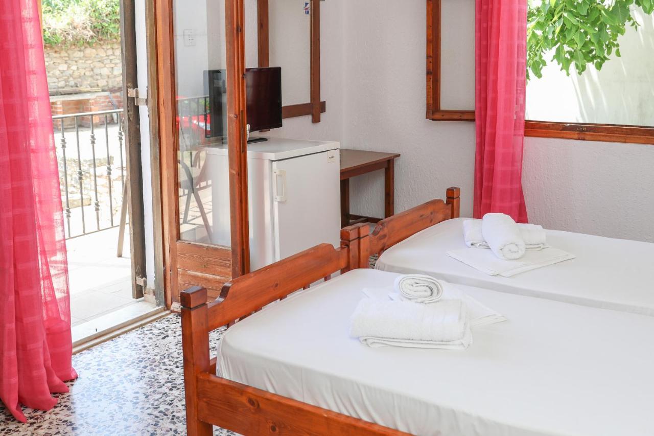 Fotini Rooms Skopelos stad Exteriör bild